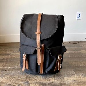 herschel black backpack